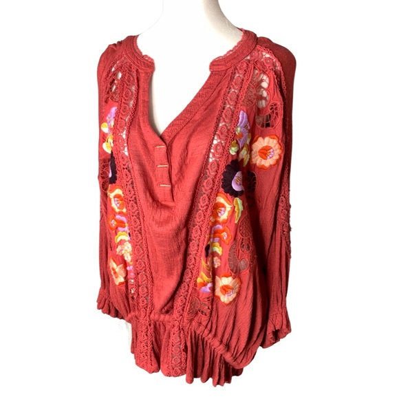 FINAL SALE Free People Serafina Sangria Floral Embroidered Crochet Boho Top M - Picture 5 of 11